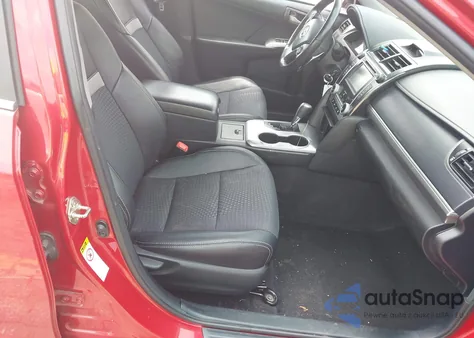 2014 Toyota Camry Se z USA, uszkodzony, nr VIN 4T1BF1FK2EU757824